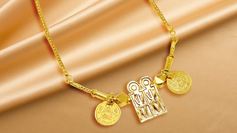 <div class="paragraphs"><p>A representational picture of a 'mangalsutra'</p></div>