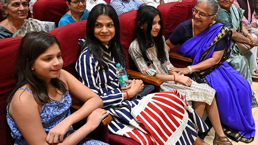 <div class="paragraphs"><p>Philanthropist Sudha Murty along with daughter Akshata Murty and granddaughters.</p></div>