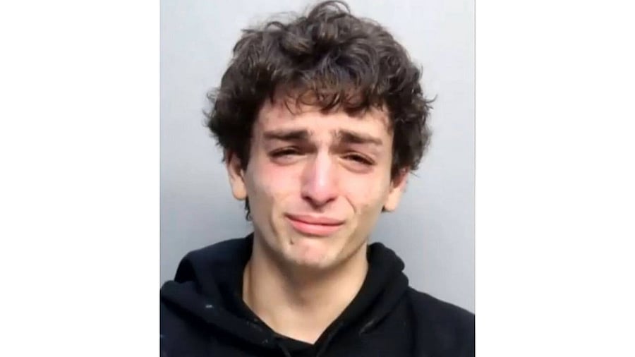 <div class="paragraphs"><p>Avraham Gil.</p></div>