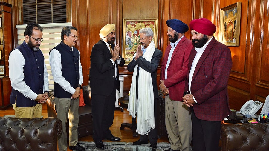 <div class="paragraphs"><p>EAM Jaishankar meets Sikhs of America delegate.</p></div>