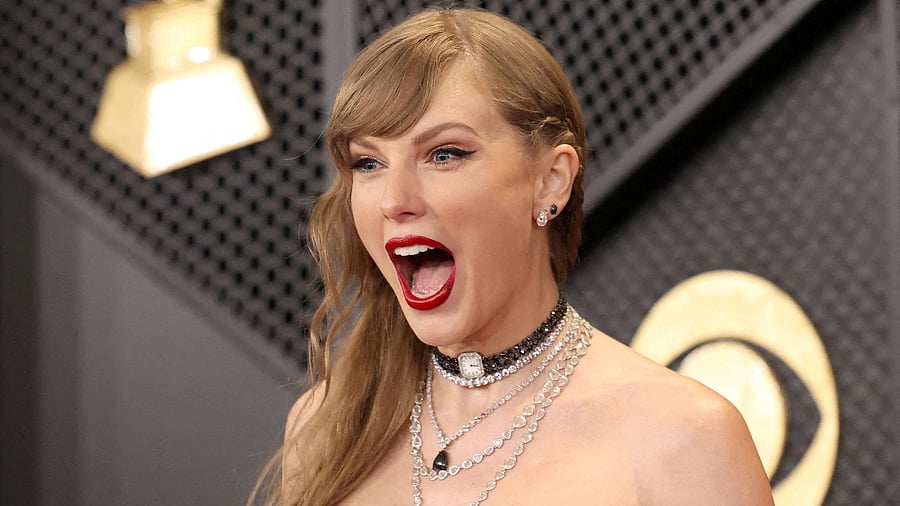 <div class="paragraphs"><p>Taylor Swift</p></div>