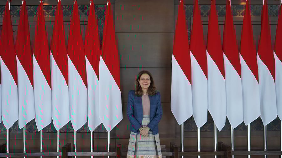 <div class="paragraphs"><p>Gita Sabharwal.</p></div>