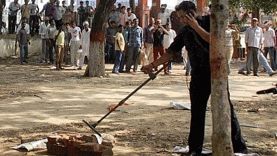 <div class="paragraphs"><p>Bomb detection. Representative image.</p></div>