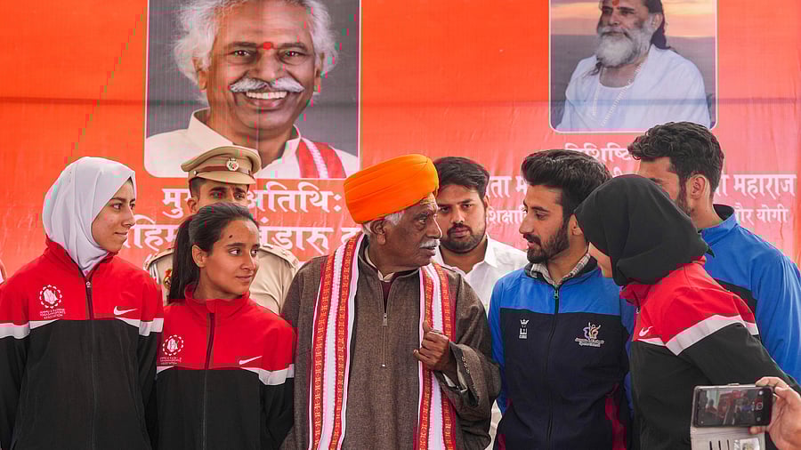 <div class="paragraphs"><p>Governor of Haryana Bandaru Dattatreya during celebrations of 'Navreh' (Kashmiri New Year), in Srinagar on Tuesday, April 9, 2024. </p></div>