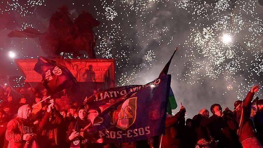 <div class="paragraphs"><p>Inter Milan fans celebrate winning Serie A in Piazza Duomo.</p></div>