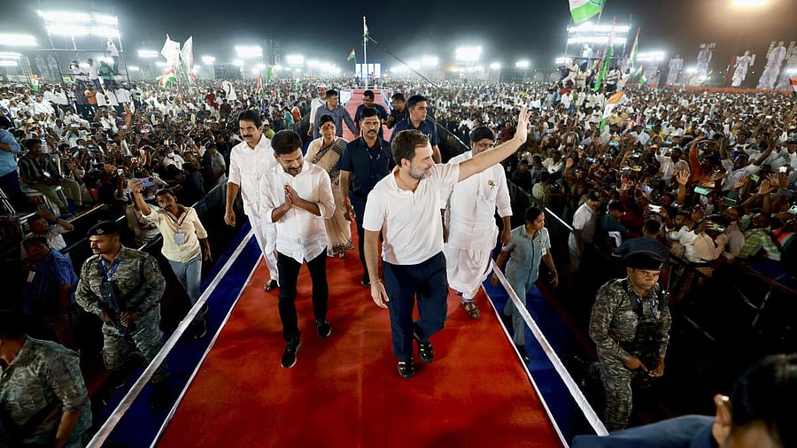 <div class="paragraphs"><p>Congress leader Rahul Gandhi with Telangana Chief Minister Revanth Reddy, party leader KC Venugopal and others during a public meeting (Jana Jatara), ahead of the upcoming Lok Sabha election,Rangareddy, Saturday, April 6, 2024.</p></div>