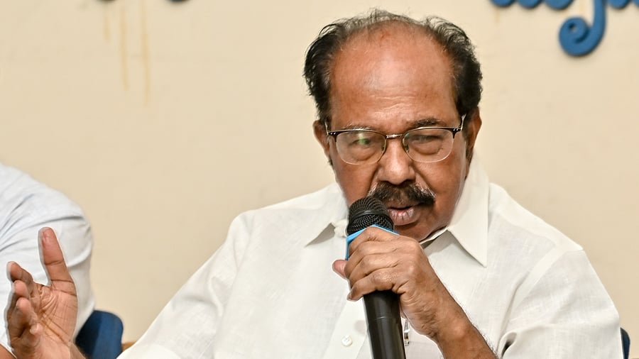 <div class="paragraphs"><p>Veerappa Moily</p></div>