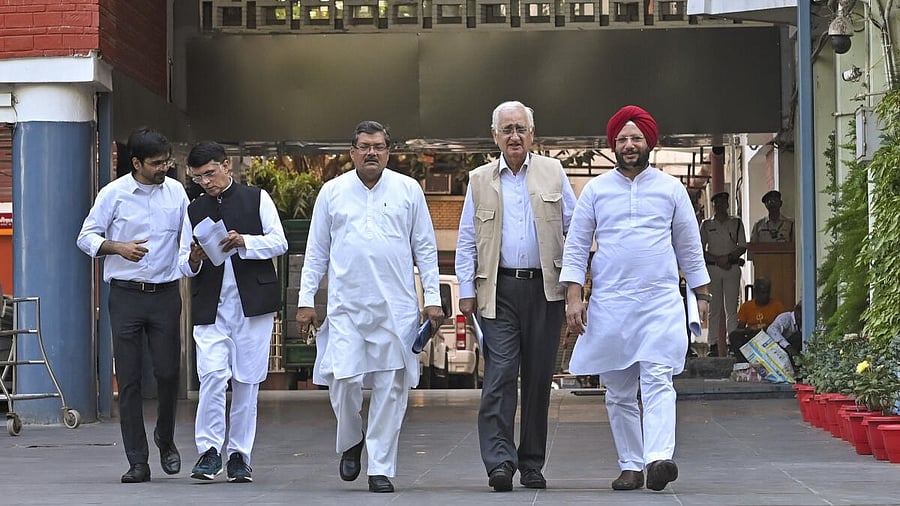 <div class="paragraphs"><p>Congress leaders Salman Khurshid, Mukul Wasnik, Pawan Khera and Gurdeep Sappal come out after meeting the Election Commissioners at Nirvachan Sadan, in New Delhi.&nbsp;</p></div>