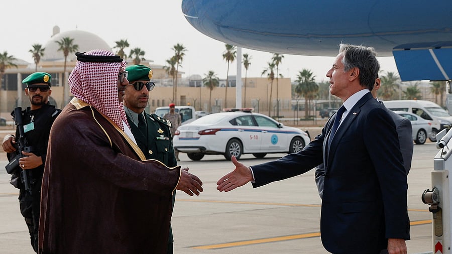 <div class="paragraphs"><p>US Secretary of State Antony Blinken is welcomed by Saudi Ministry of Foreign Affairs Director of Protocol Affairs Mohammed Al-Ghamdi as he visits Saudi Arabia in the latest Gaza diplomacy push, in Riyadh, Saudi Arabia April 29, 2024.</p></div>
