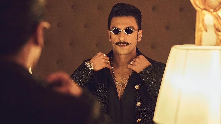 <div class="paragraphs"><p>Ranveer Singh</p></div>