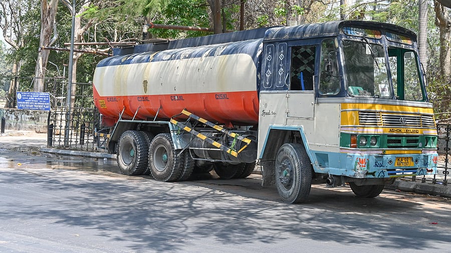 <div class="paragraphs"><p>A tanker gets filled with treated water.</p></div>