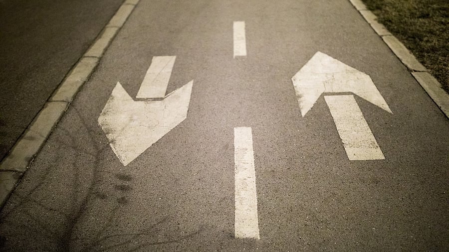 <div class="paragraphs"><p>Representative image of a two-way road</p></div>