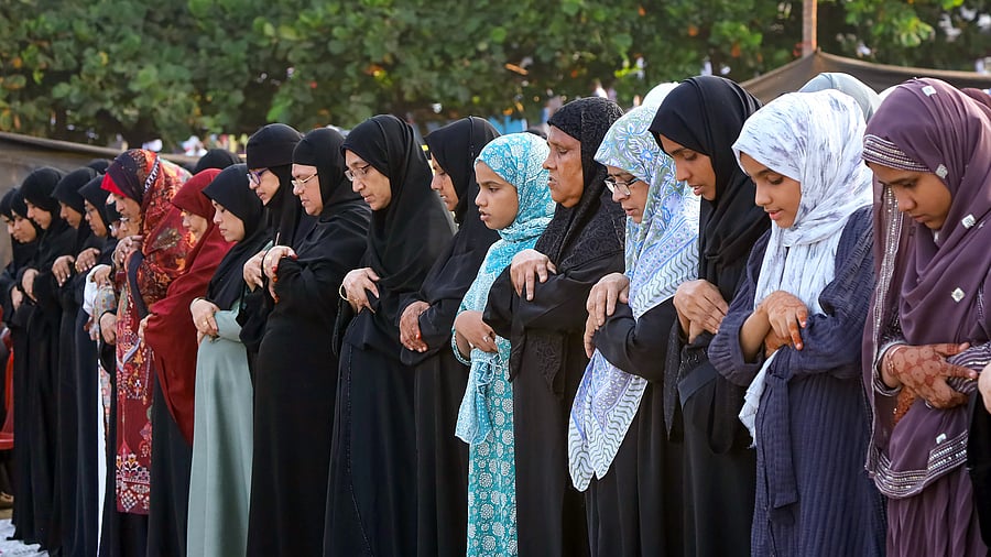 <div class="paragraphs"><p>Muslim women offer 'namaz' during Eid-al-Fitr celebrations, in Kozhikode, Wednesday, April 10, 2024. </p></div>