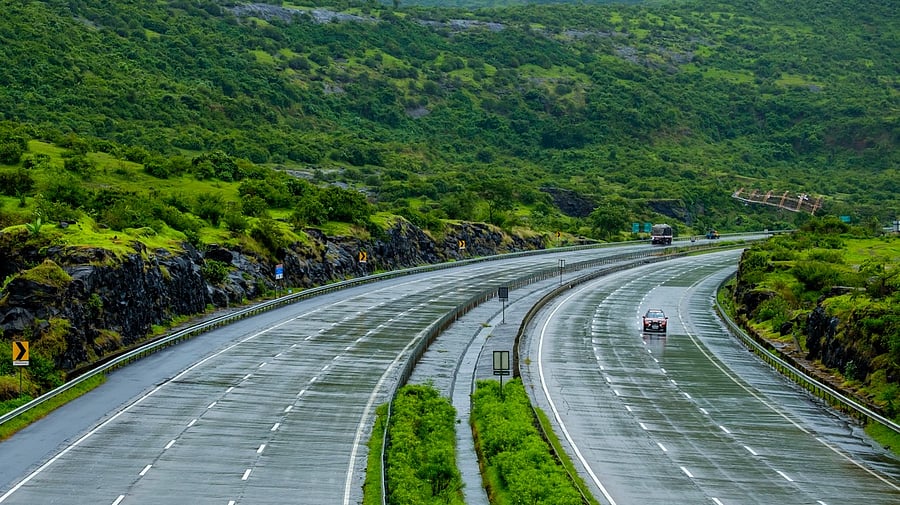 <div class="paragraphs"><p>Representative image of a national highway.</p></div>