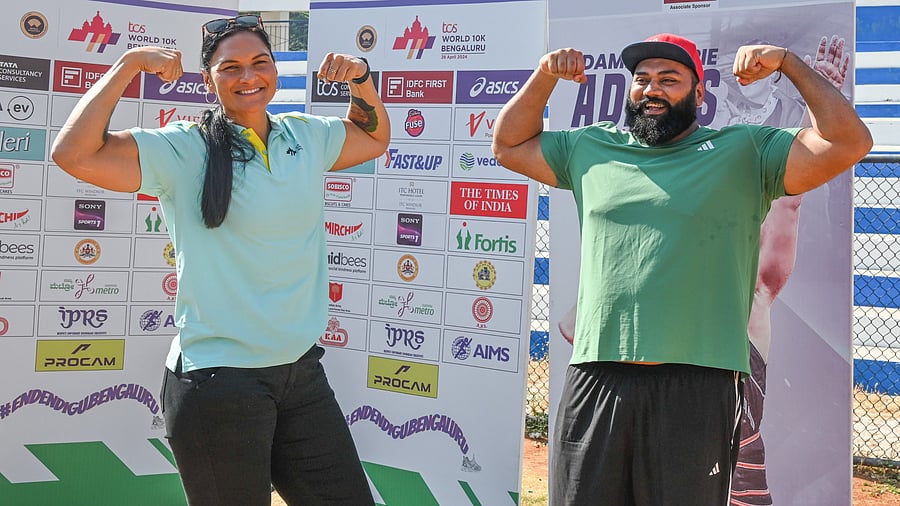 <div class="paragraphs"><p>Dame Valerie Adams Olympic Gold Medallist in Shop put and Tajinder Pal Singh Toor Asian Games Gold Medallist in Shot put participated in Shot put clinic at Sree Kanteerava Stadium in Bengaluru on Saturday, 27th April 2024. </p></div>