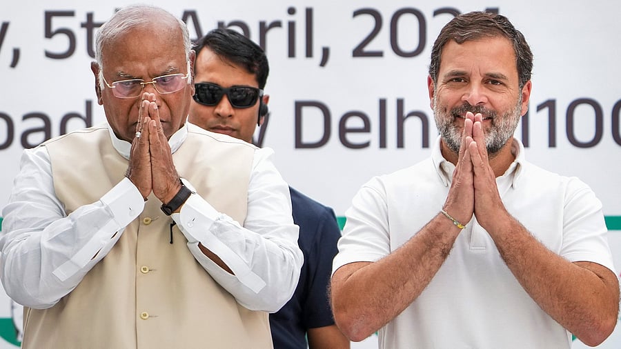 <div class="paragraphs"><p>Congress President Mallikarjun Kharge with senior party leader Rahul Gandhi.</p></div>