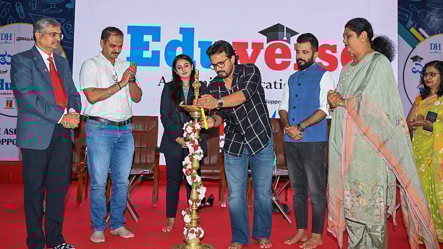 <div class="paragraphs"><p>Actor Vijay Raghavendra inaugurates ‘Eduverse,’ 14th edition of the education expo organised by Deccan Herald and Prajavani, at Palace Grounds in Bengaluru on Saturday. Rajeev Velur, head of HR of The Printers Mysore Limited, Kiran Sundararajan, head of circulation, Aisshwarya D K S Hegde, vice chairperson of Appollo National Public School, Rakshath Shetty, assistant editor of NewsFirst Kannada, Vijayakala Sudhakar, proprietor of Ad6 Advertising, look on. </p></div>