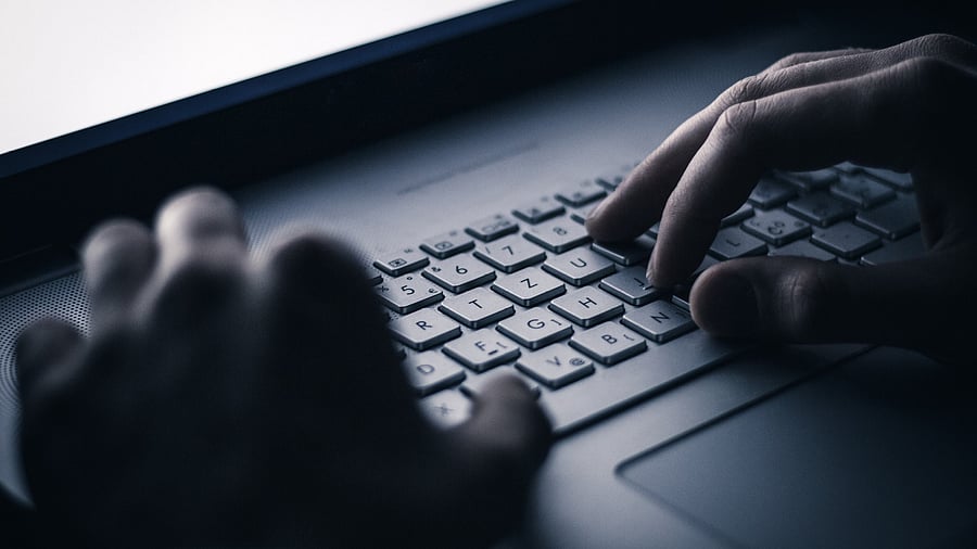 <div class="paragraphs"><p>The 29-year-old victim from the city received a call from a person claiming to be from the customer care of Fedex. (Representative imge)</p></div>