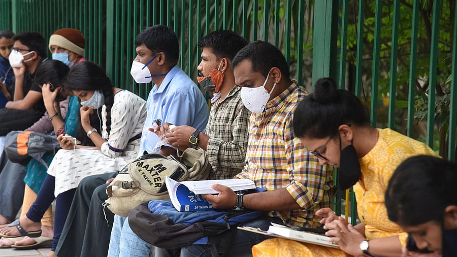 <div class="paragraphs"><p>File photo showing UPSC aspirants.</p></div>
