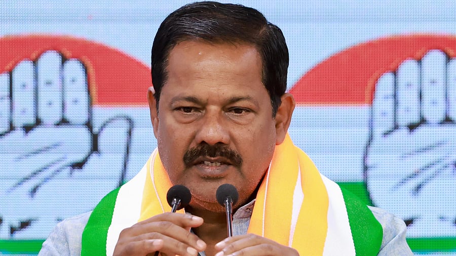 <div class="paragraphs"><p>Ajay Nishad joins Congress.</p></div>