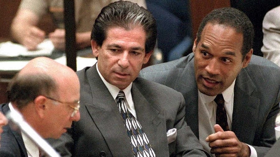 <div class="paragraphs"><p>O J Simpson and Robert Kardashian.</p></div>