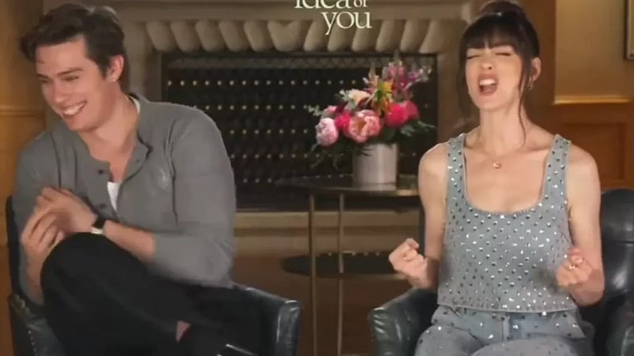 <div class="paragraphs"><p>Anne Hathaway's unforgettable reaction to Leandro Trossard's goal.</p></div>