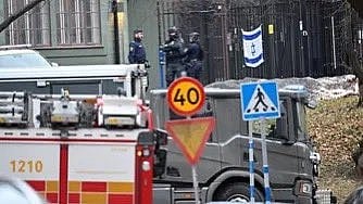 <div class="paragraphs"><p>Several people have been detained and an investigation has been launched into a suspected serious weapons crime, the police said.</p></div>