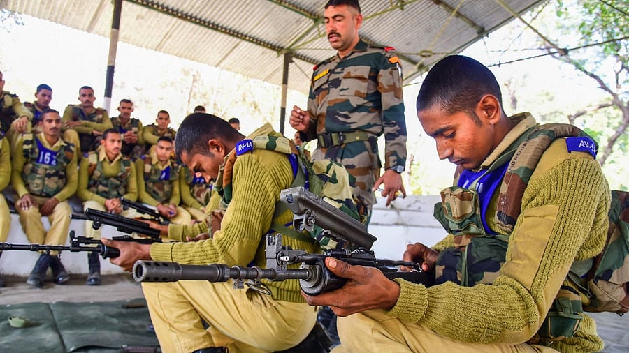 <div class="paragraphs"><p>First batch soldiers recruited under the Agnipath scheme of the Indian Armed forces undergo weapon training in Jabalpur. (Representative image)</p></div>