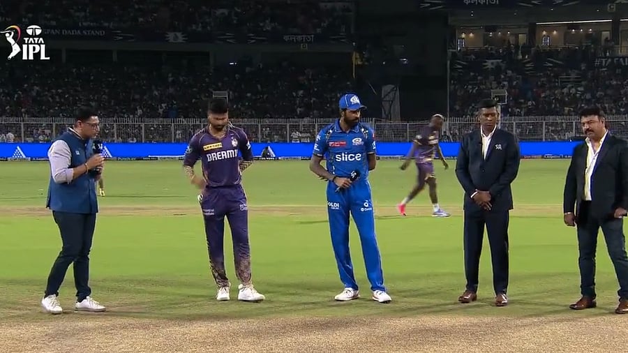 <div class="paragraphs"><p>MI vs KKR toss at Eden Gardens. </p></div>