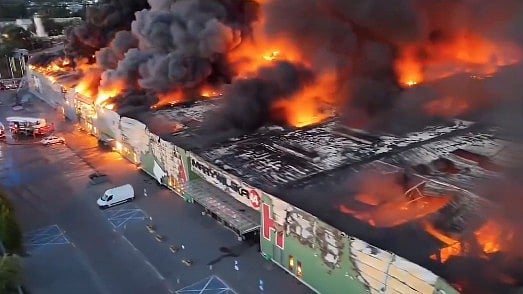 <div class="paragraphs"><p>Fire in shopping complex In Warsaw, Poland.</p></div>