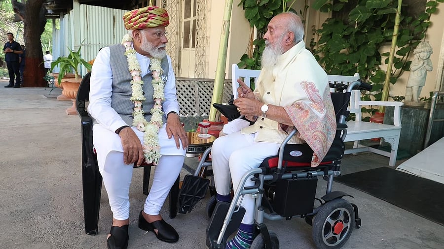 <div class="paragraphs"><p>Prime Minister&nbsp;Narendra Modi meets Shatrushalyasinh Jadeja, the patriarch of royal family of erstwhile princely state of Nawanagar state -- now known as Jamnagara -- at his residence&nbsp; in Jamnagar on Thursday.</p></div>