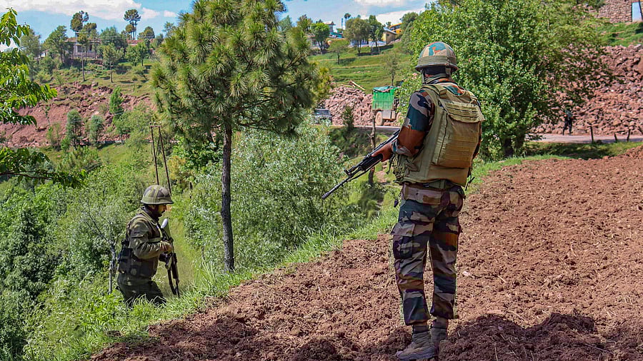 <div class="paragraphs"><p>Poonch: Security personnel during a search operation following  terror attack on an Indian Air Force (IAF) convoy  </p></div>