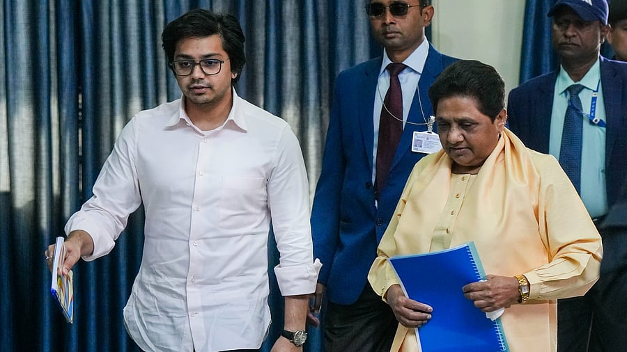 <div class="paragraphs"><p>Bahujan Samaj Party  supremo Mayawati (right) with her nephew Akash Anand.</p></div>