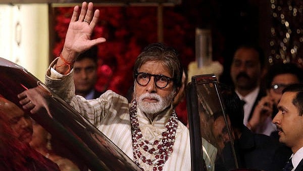 <div class="paragraphs"><p>Amitabh Bachchan</p></div>