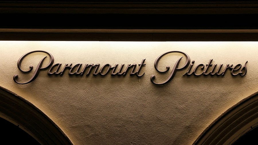 <div class="paragraphs"><p>The logo of Paramount Pictures studios.</p></div>