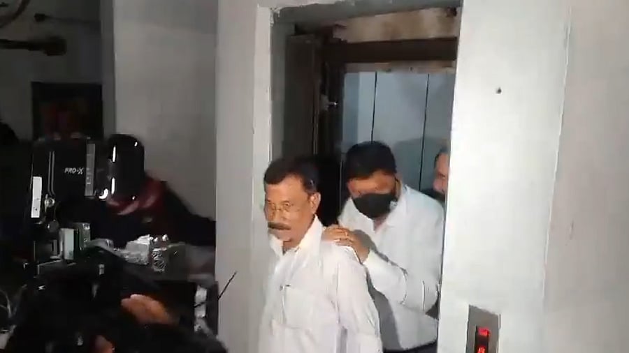 <div class="paragraphs"><p>Coal scam accused Anup Majhi at the Asansol court.</p></div>