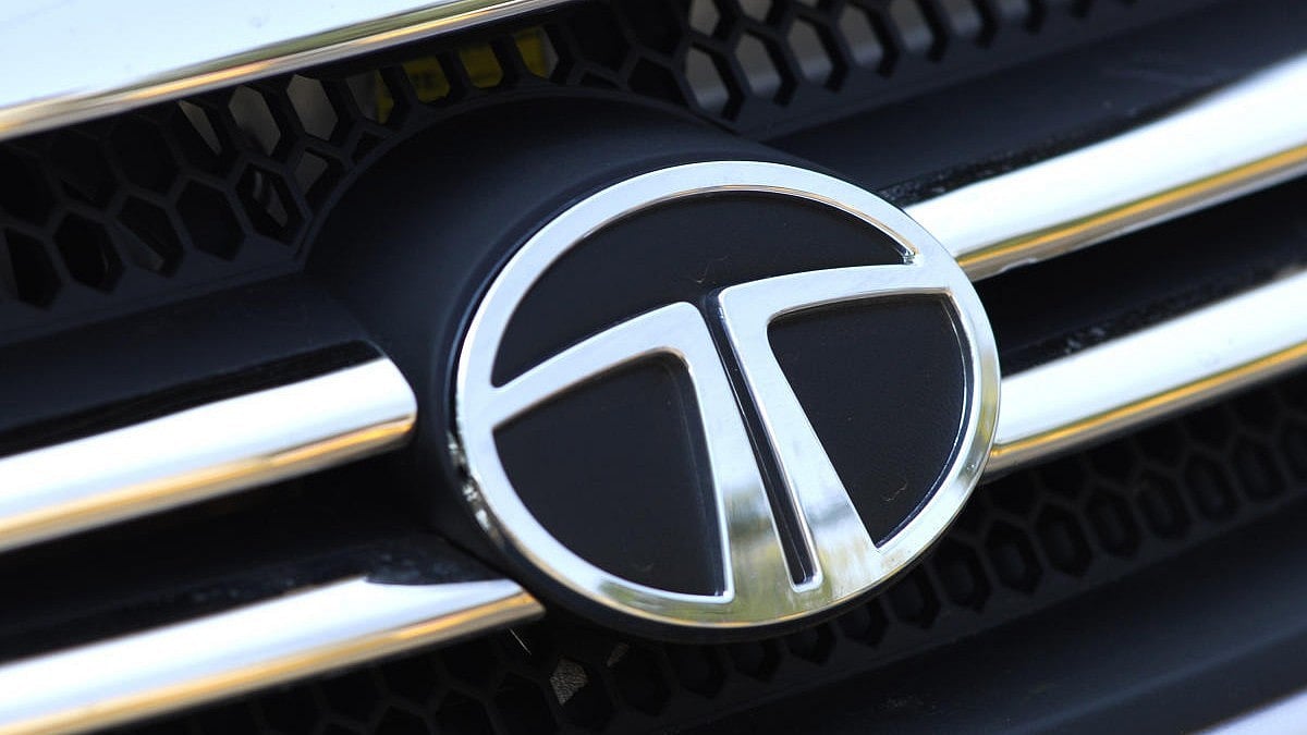 Tata Motors Inks MoU for 40 Green Hydrogen Trucks at VOC Port
