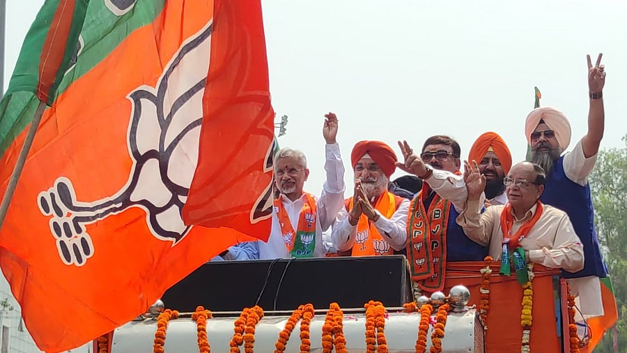 <div class="paragraphs"><p>BJP candidate from Amritsar Lok Sabha seat and former diplomat Taranjit Singh Sandhu held a roadshow before filing his papers.&nbsp;</p></div>