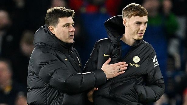 <div class="paragraphs"><p>(L-R) Chelsea manager Mauricio Pochettino and Cole Palmer</p></div>