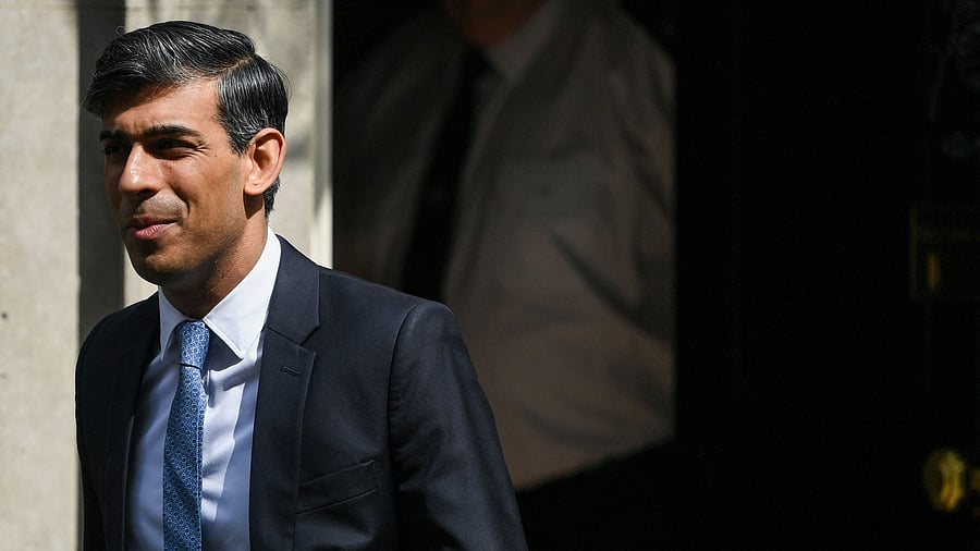 <div class="paragraphs"><p>British Prime Minister Rishi Sunak looks on as he leaves Downing Street in London, Britain, May 1, 2024. </p></div>