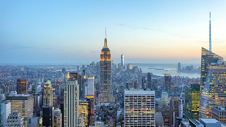 <div class="paragraphs"><p>New York City skyline.</p></div>