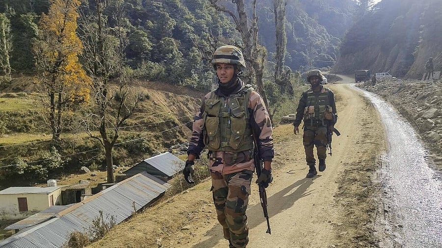 <div class="paragraphs"><p>Army officials in Kashmir. Image for representation.</p></div>