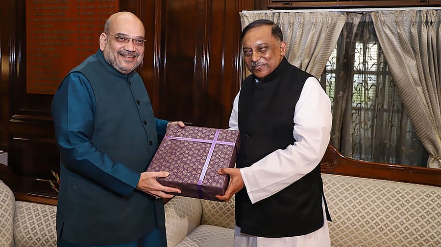 <div class="paragraphs"><p>File photo of Home Minister Amit Shah with his Bangladeshi counterpart Asaduzzaman Khan</p></div>