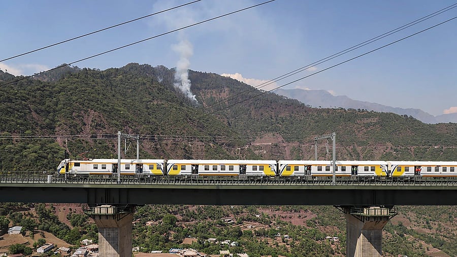 <div class="paragraphs"><p>In the future, the Indian Railways will fully fund all bridge meant to eliminate level crossings. Representative image.</p></div>