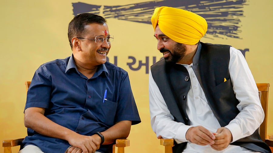 <div class="paragraphs"><p>Delhi Chief Minister and AAP Convener Arvind Kejriwal with Punjab Chief Minister Bhagwant</p></div>