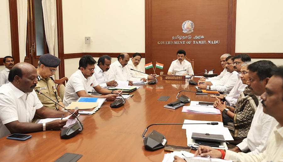 <div class="paragraphs"><p>The brief session commenced with Speaker M Appavu making obituary references to the departed and the members of the House observed a minute’s silence as a mark of respect.</p></div>