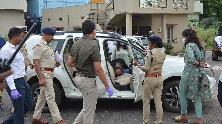 <div class="paragraphs"><p>SP Mohammad Sujitha and police officials visited the Hoysala barangay of Hassan where the shooting took place.</p></div>