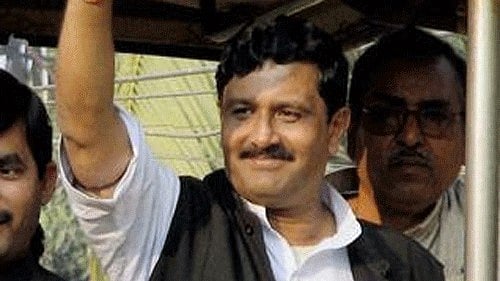 <div class="paragraphs"><p>Sinha also accused Sen of being biased towards the ruling Trinamool Congress in the state.</p></div>