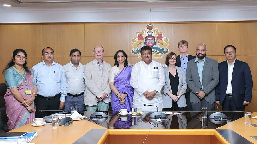 <div class="paragraphs"><p>Minister MB Patil, K-RIDE Managing Director Manjula N and others with representatives of the European Investment Bank (EIB) in Bengaluru recently. </p></div>