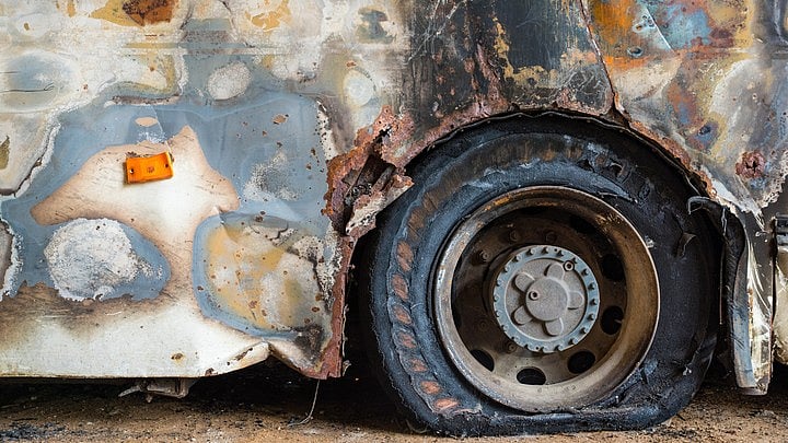 <div class="paragraphs"><p>2 people were injured in Jharkhand when a bus caught fire after coming in contact with an overhead wire. (Representative Image)</p></div>